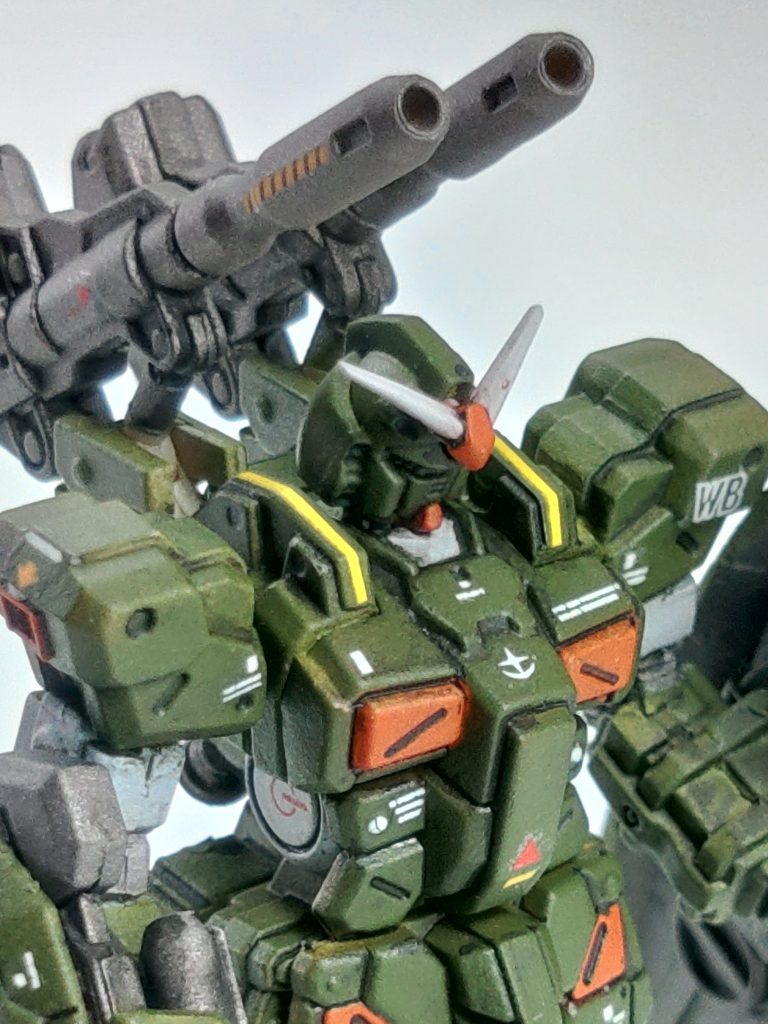 ・背負い式キャノンは2門に増設。・デカールは雰囲気で貼ってます。・首は顎を引いた角度に修正。