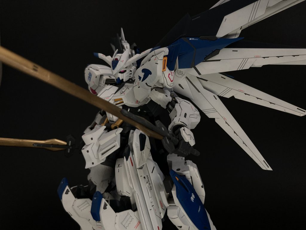 バエルソードを装備したポージングです。