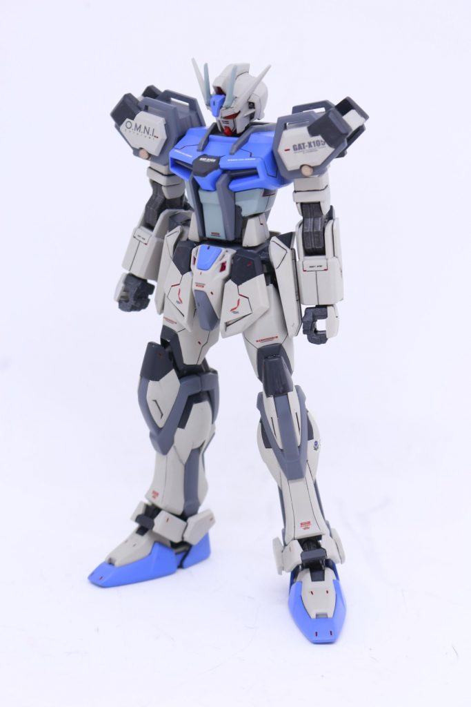 まずは素体の全体像から。これといって緻密な改造はしていませんが、スジボリの追加、デカールワークをベースに、カラーリングを変更しています。