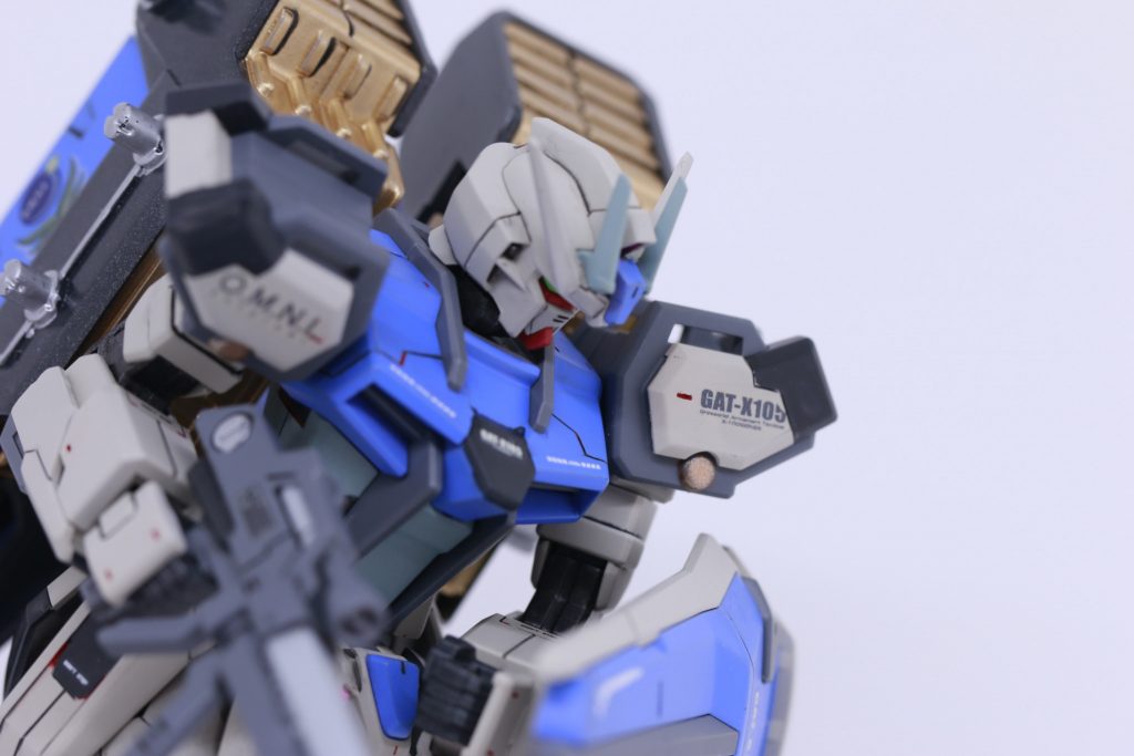 背負い物が重いので、自立できません。