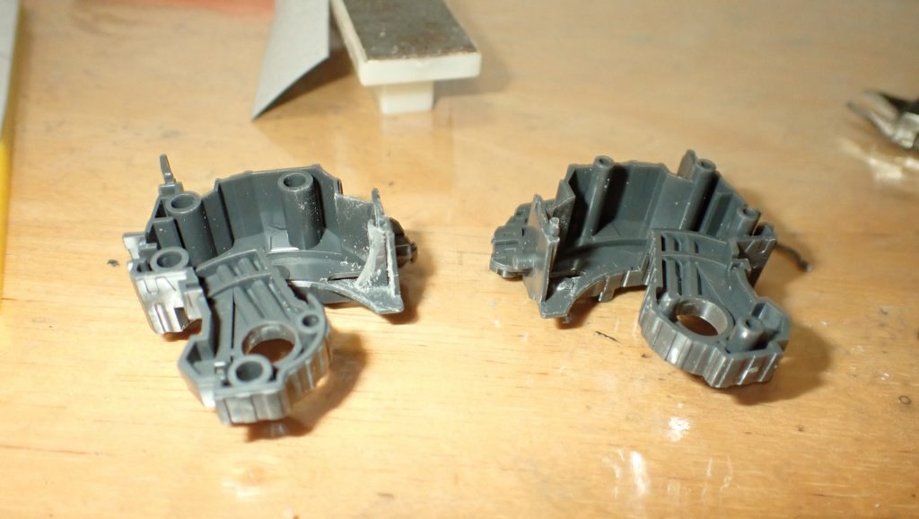 お腹の部分は干渉部分があるの、削りました。