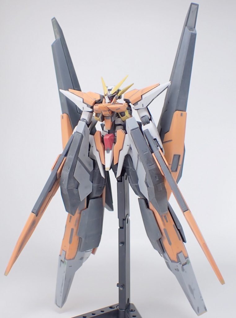 製作中装甲の先端部分にプラ板を貼ってシャープ化しています。