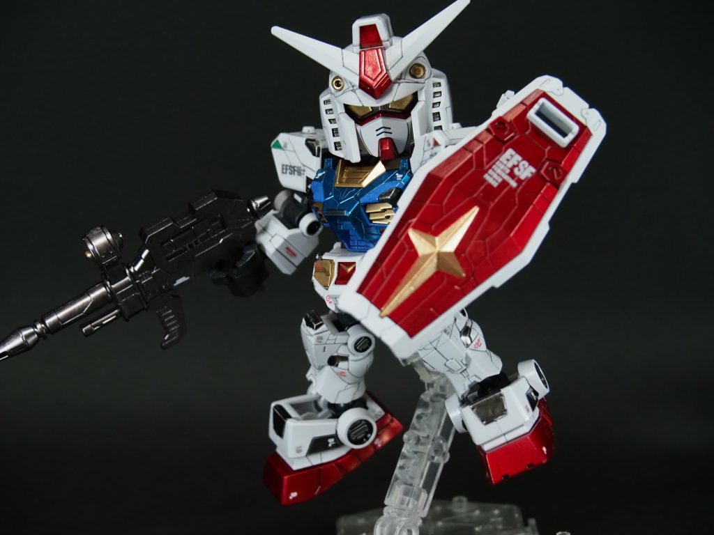 ガンダムマーカーのロイヤルメタレッドを初めて使いましたが、深い赤がとても綺麗な発色でカッコいいです。