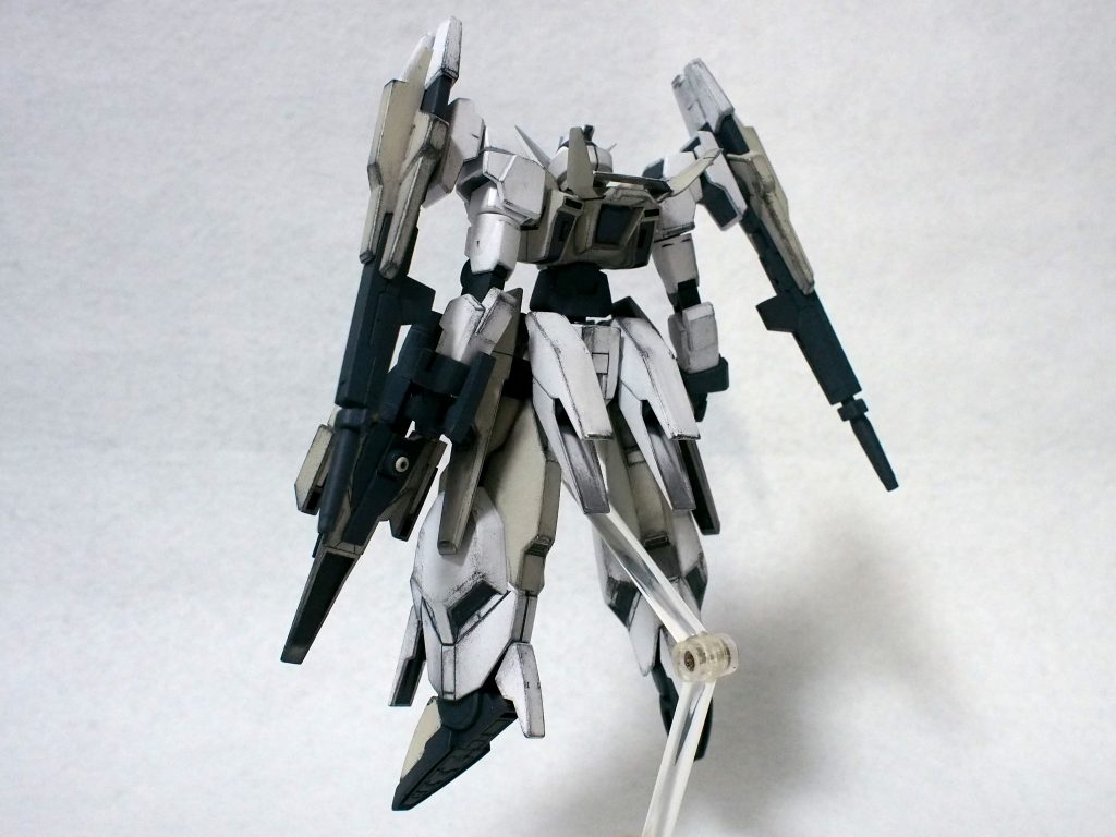 リアビュー。意外とすっきりしてます。