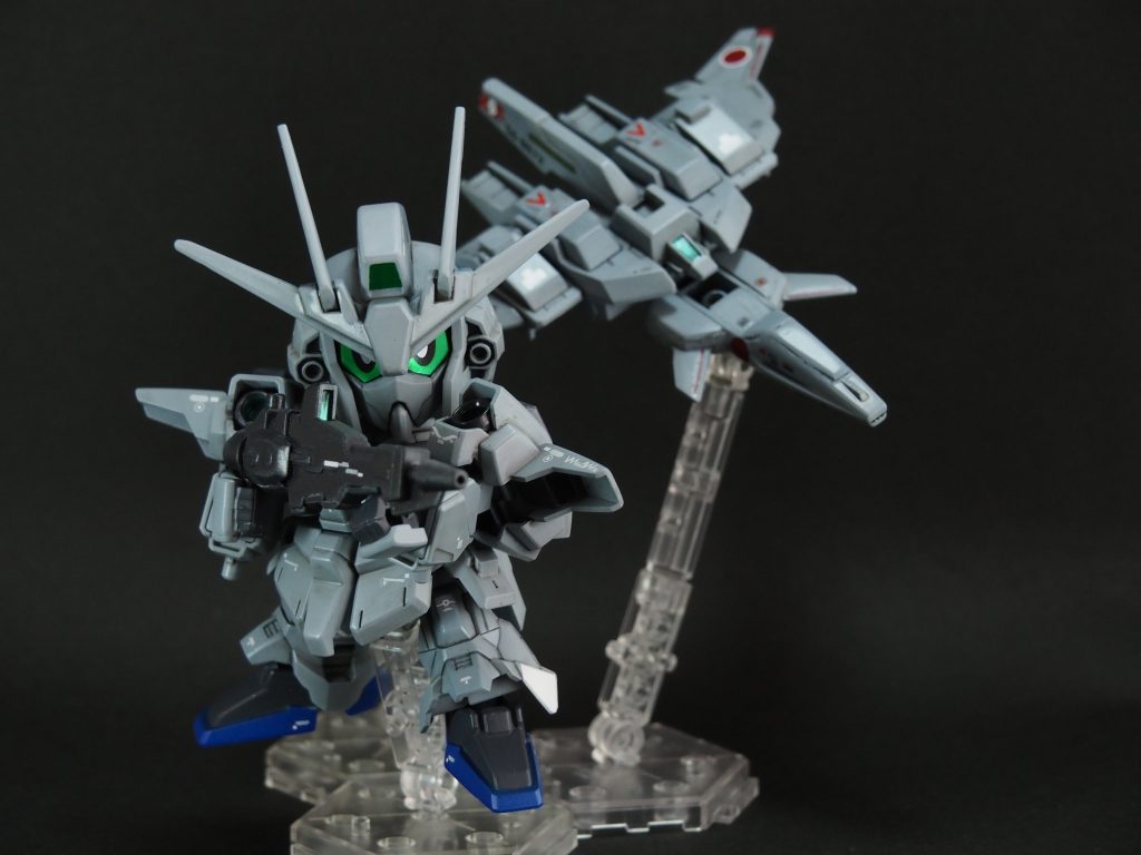 制空迷彩はタミヤのライトゴーストグレイとダークゴーストグレイの2色で塗り分けましたが分かりにくい…もっとハッキリ分かる色で塗れば良かったです…