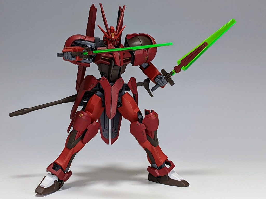 最後にアーマーシュナイダー構えポーズ。アイデア一発勝負みたいなカスタムでしたが、楽しく作ることができました。