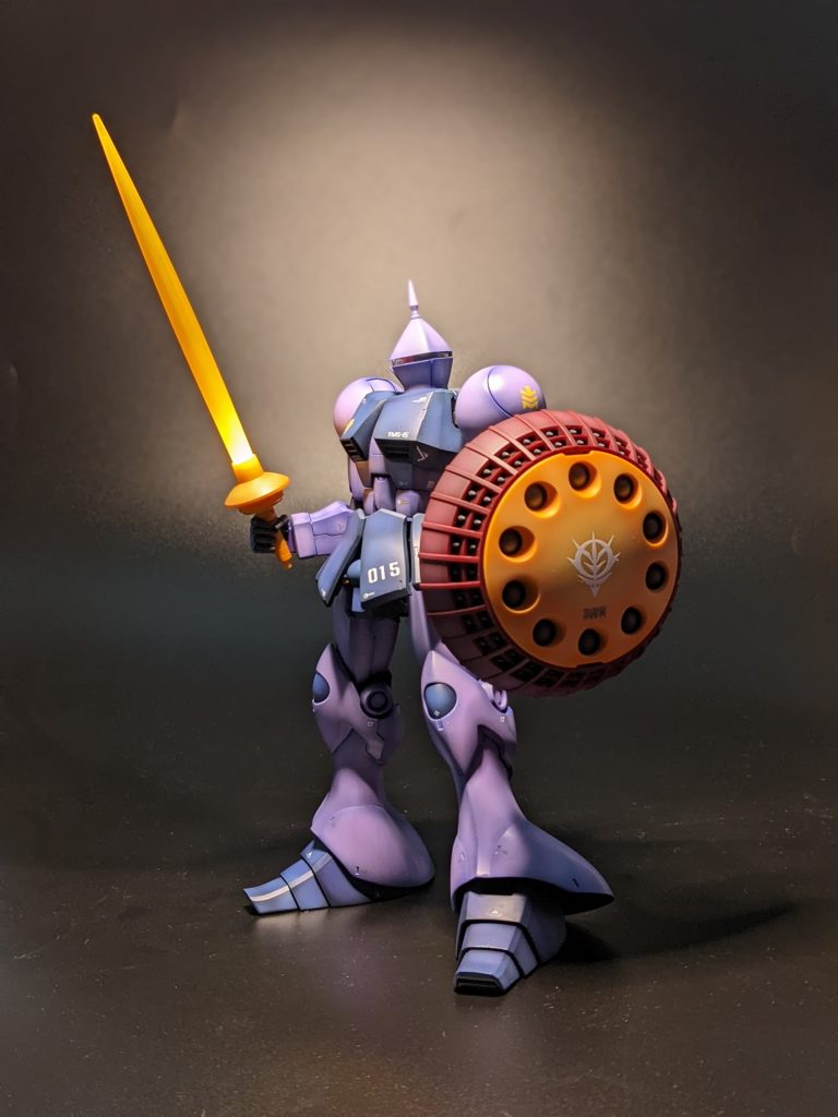 サーベルは付属のLEDを組んで発光させてます。デカールは付属の物とガンダムデカールを使いました。ハンドパーツはHGで慣れてるのでMGの指が動くタイプはすぐに指が落ちるので苦手です。