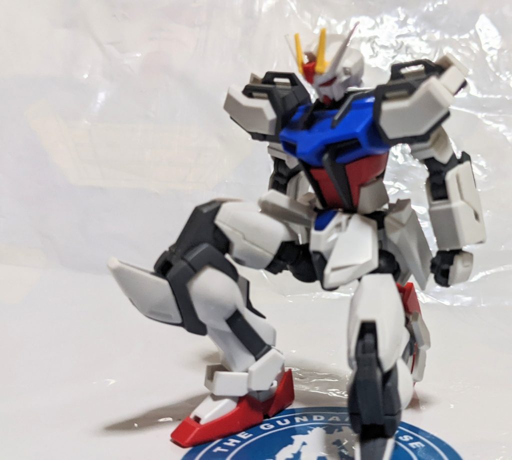 可動範囲チェック。立ち膝、ヨシ!