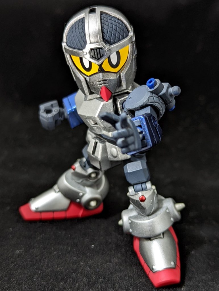 SDより手足が長い分動きはつけやすくなりました。