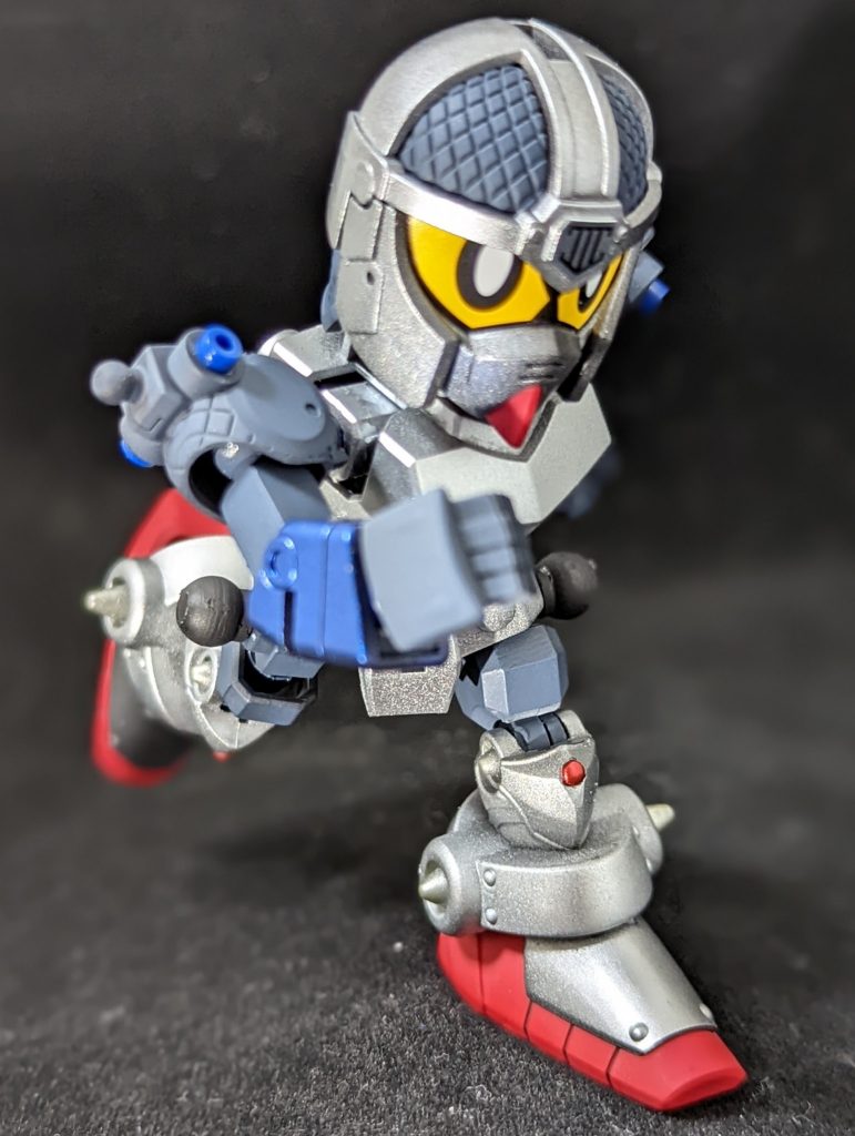 可動域が分かるようRUNポーズ足に磁石を埋め込んでいるので片足上げもできます。