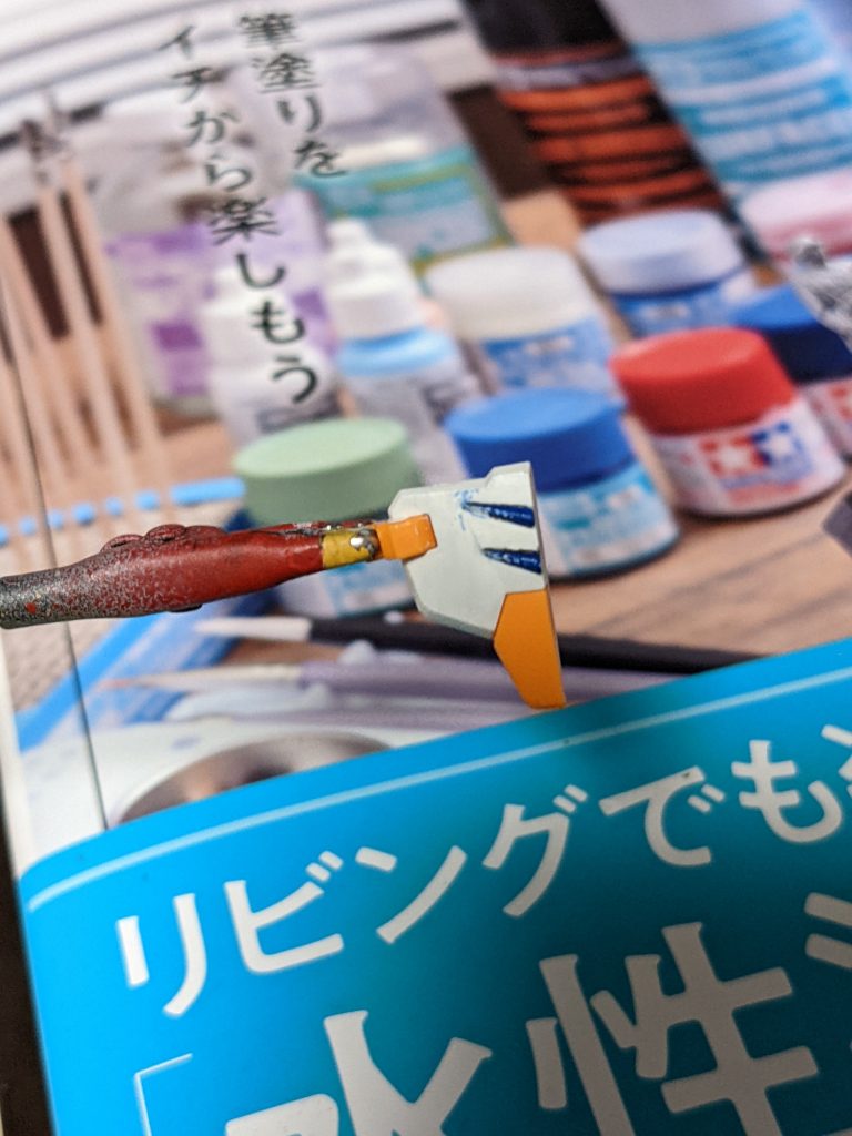 失敗は成功のヤ・シュtおっとこれ以上は言えねえな!!失敗したときのリペアが少しうまくなった気がします。あと、今回初めて塗装後のスミ入れを0.03mmペンで書きました。成型色仕上げならいつもの自作スミ入れペンなんですが拭き取りが鬼門だったので書いて終わりにしてみました。楽です。