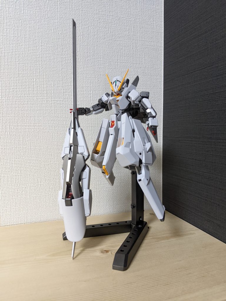 ポーズは固定です。塗装楽しいです。