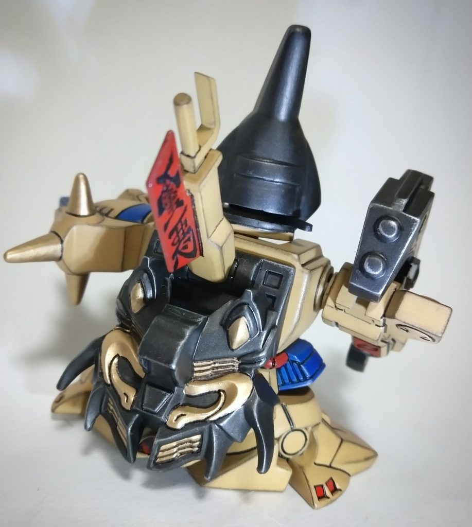 闇の鎧を背中に装着している