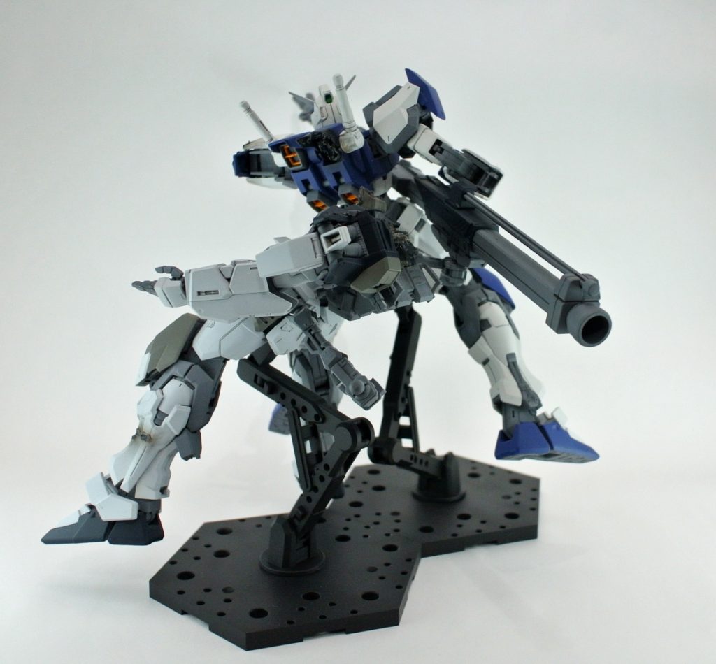 汚しは水性ホビーカラー、リアルタッチマーカー、ウェザリングマスター、エナメル塗料を使って単調すぎないことを目標にやってみましたがいかがでしょうか？