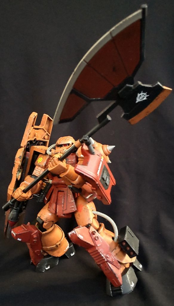 お気に入りの武装、大型アックスです。刃物よりは鈍器寄り。