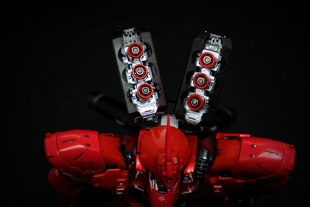 ファンネルも一つずつ塗装しました。内部塗装も見ていただきたく、開いての写真です。