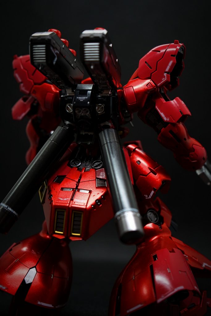 背部。バックパックは大きければ大きいほど好きです。