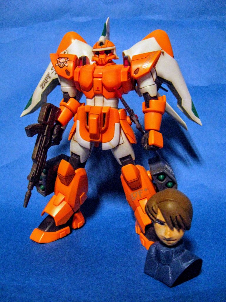 アピールショット4,製作工程1は機動戦士ガンダムSEEDの第一話に登場したクルーゼ隊のミゲル・アイマン(声優はT・Ⅿレボリューション西川貴教氏が担当したので有名!)の専用機で通常のジンの数倍の機動力を持つカスタム機!キラとの対戦時には運悪く?メンテナンス(修理)中(詳細は外伝漫画等をググるとヒットします♫)