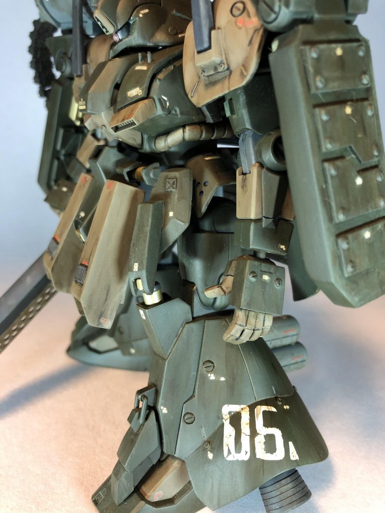 胸周り、フロントアーマー、脚部はちょいちょい形状変更しています。