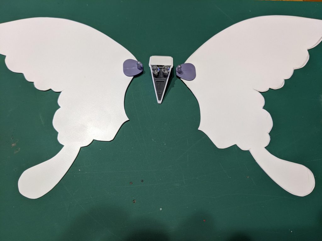 先ずは0.5プラ板を切り出し。