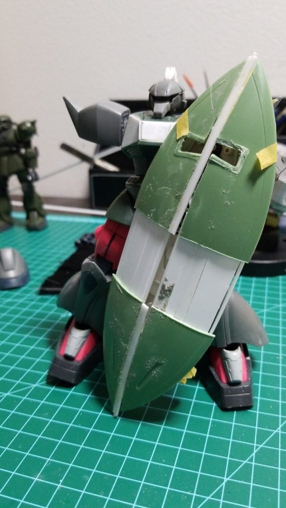 旧キット1/100の盾を使ったのですがほぼ全面スクラッチです