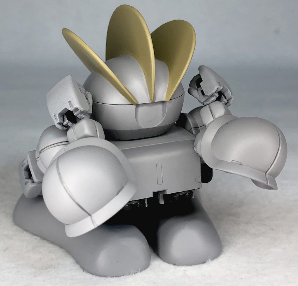 バックショット背中のバックパックより、もう二本の腕を生やしました。肩部分にクロスシルエット「ザクⅠ」の肩パーツを使用大きく膨れた肩の筋肉のように見えて良い感じです!