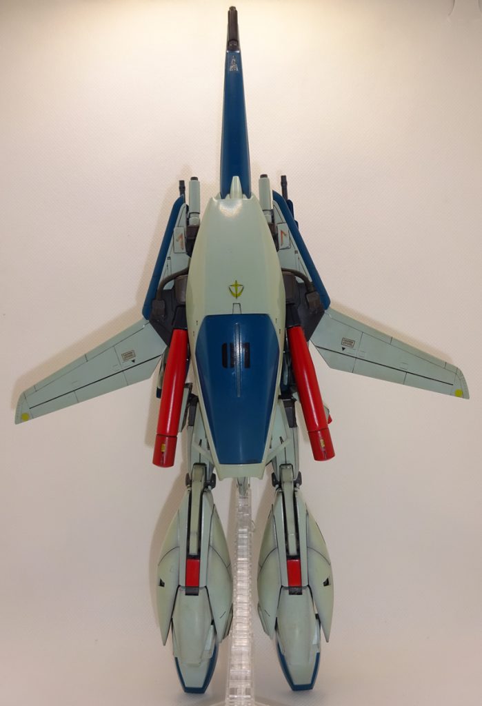 裏側はこんな感じです シールドだけはデカールの段差をなくすために何度もクリアを吹いて水研ぎした覚えがあります