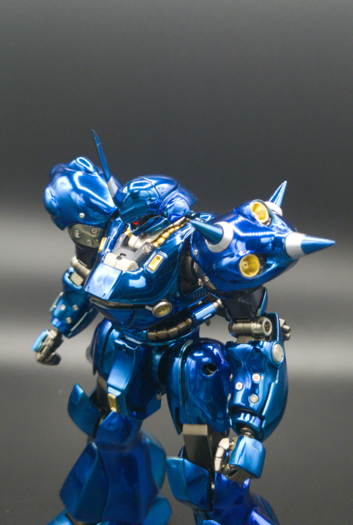 腰や首周りのパイプはハイキューパーツさんのメタルパイプをあと要所要所にハイキューパーツさんのマイナスモールドやリベット等を使ってディテールアップを測っております