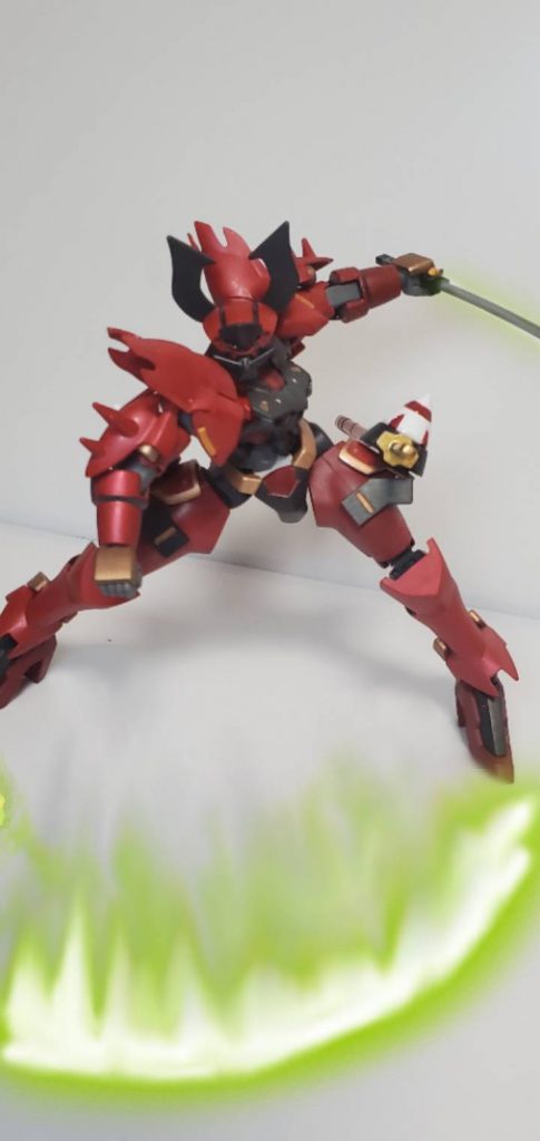 ただしこの鈍はGNドライブの粒子を纏う事ができ、納刀→粒子付着→抜刀、これによりGN粒子の刃での切断が可能となる。そして、この粒子を纏った鈍を高速で振り抜くと、斬撃のように粒子を放つことが出来る。