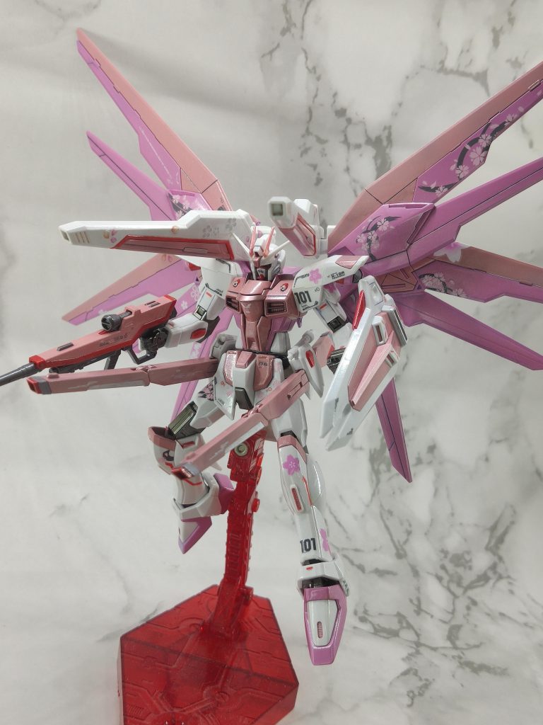 HGCE 新生自由鋼彈 粉紅配色–5枚目/制作者：@fox_chi_zeng