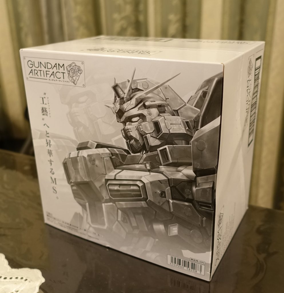 【ウラバナシ】すっかり入手困難なアーティファクト。転売価格もものすごいですね。1STのリックディアスも欲しかったのですが、入手できずにおりました。そしたら、妻と子どもたちが私の誕生日プレゼントに1STのBOXをプレゼントしてくれたのです。”こんなにうれしいことはない・・・(涙)”