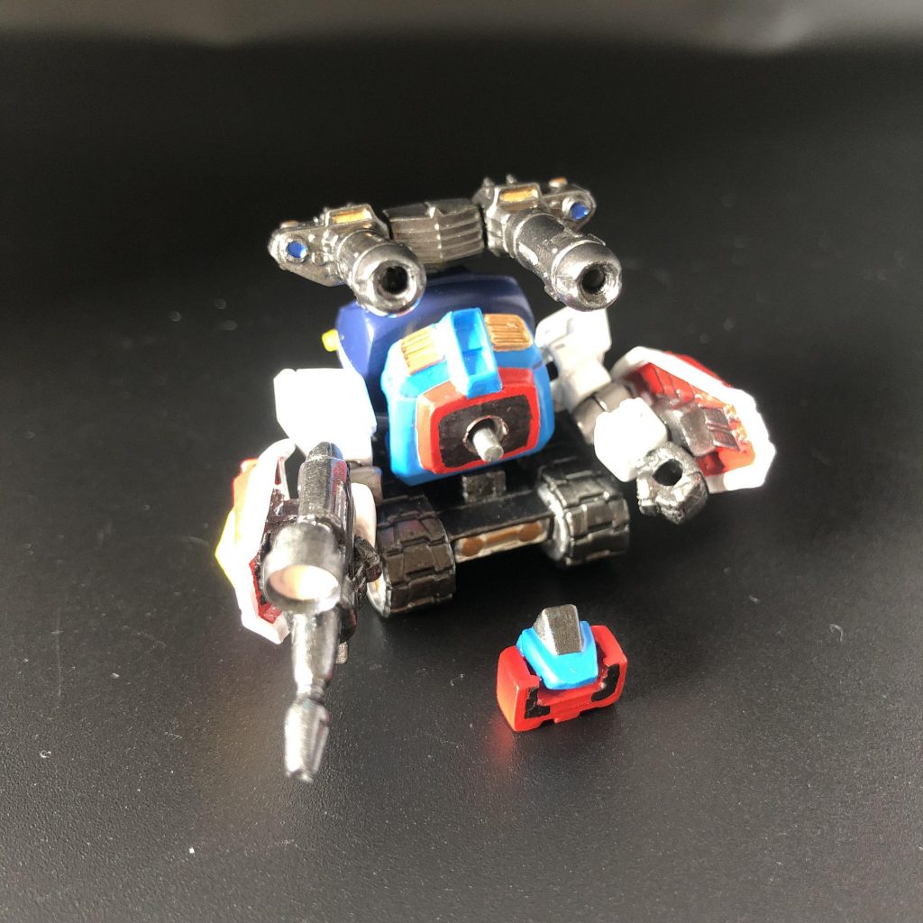 Gブルです。コアファイター部は外せるので、一応、Gブルイージーも、ボールジョイント 丸見えですが…