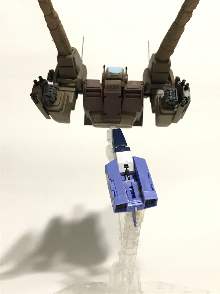 パァァァンソニア「大尉‼︎」シュパーーン