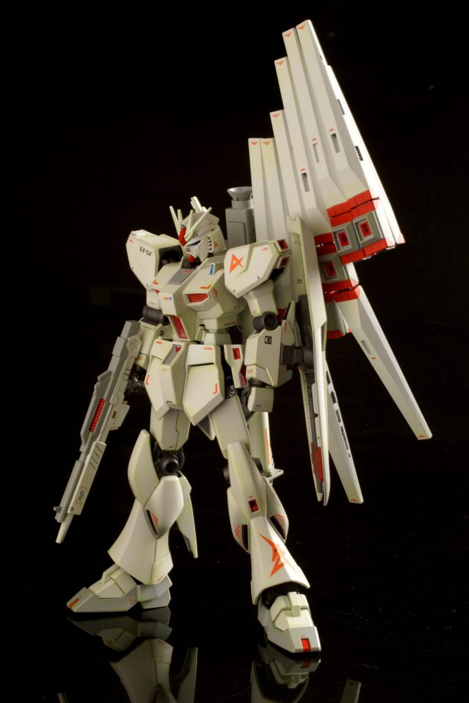 フィンファンネルやハイパーバズーカは、HGからの移植ですが結構前にパチ組のHGを入手していたので、突然EGで日の目を見ました。といいますか、EG予約時に「パーツあるから~」と、初めから装備予定でした。
