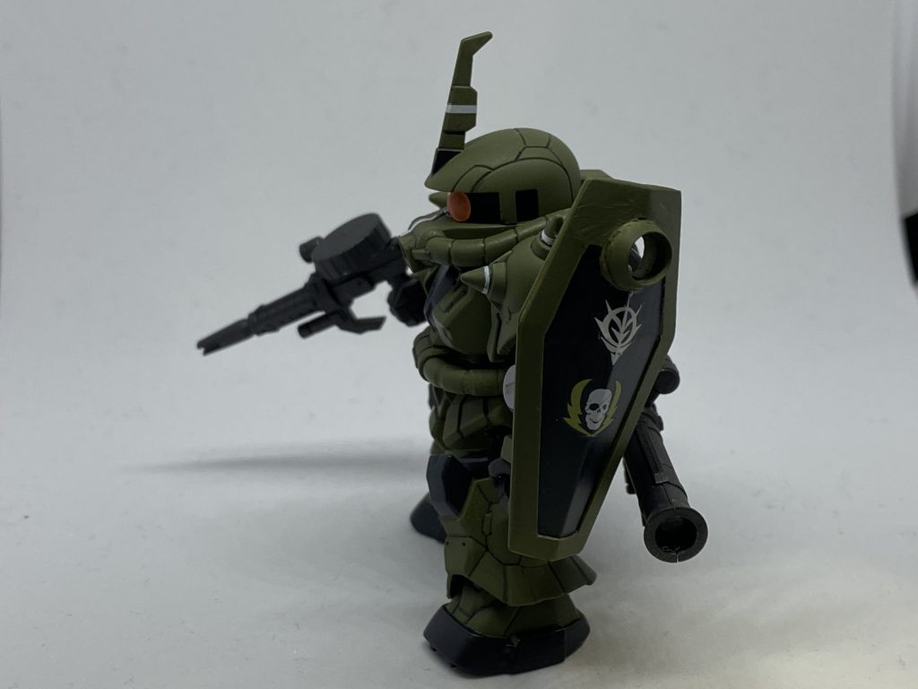 盾は縮小してあります。