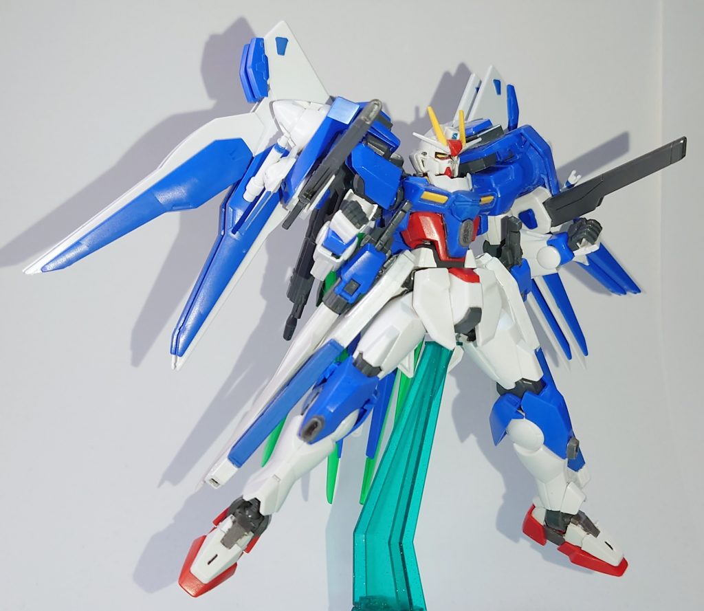 クスィフィアス3レール砲×2左右のGNドライヴの裏側に付いている。