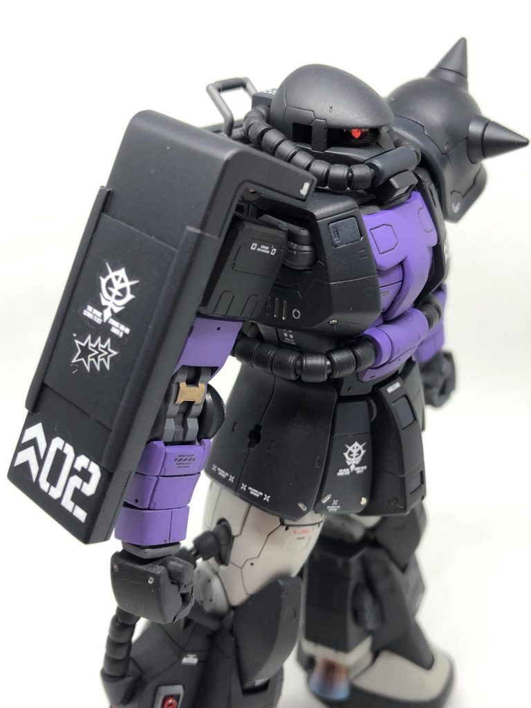 シールドをプラ板でボリュームアップしてみました。