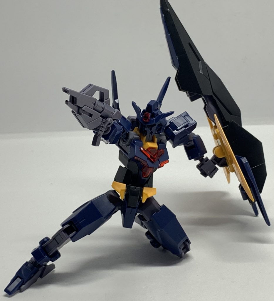 膝立ち射撃ポーズ。