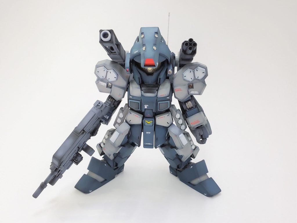 正面。バランスは自分好みに仕上げられました。実は頭にユニコーンのパーツを使っているのですが、護衛対象であるはずのユニコーンからパーツ流用していいものなのかw