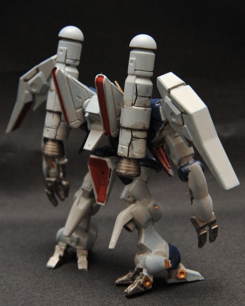 スミ入れではみ出た部分はほぼそのまま。エナメルシンナーはシタデルも溶かしてしまうので。