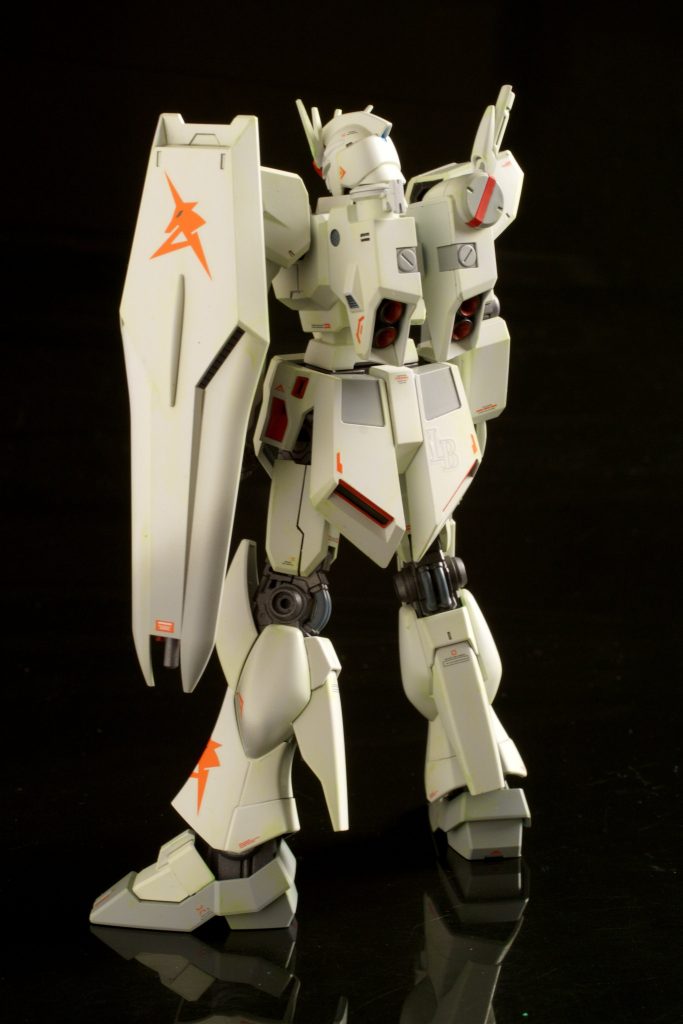 シールドのマーキングを、スネにも貼ってみたのですがうーん、まぁ好みですかね作っておいてなんですが、なんだか微妙な気がします(笑