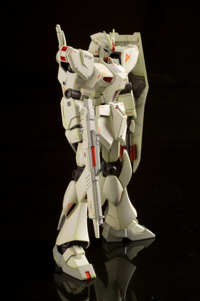 スラスター部位も含め、かなり部品分割が良くできていますから、塗装しやすかったですよ。RX-93FF、RGとEGどっちか悩みますがEGでも全然いいかなと。