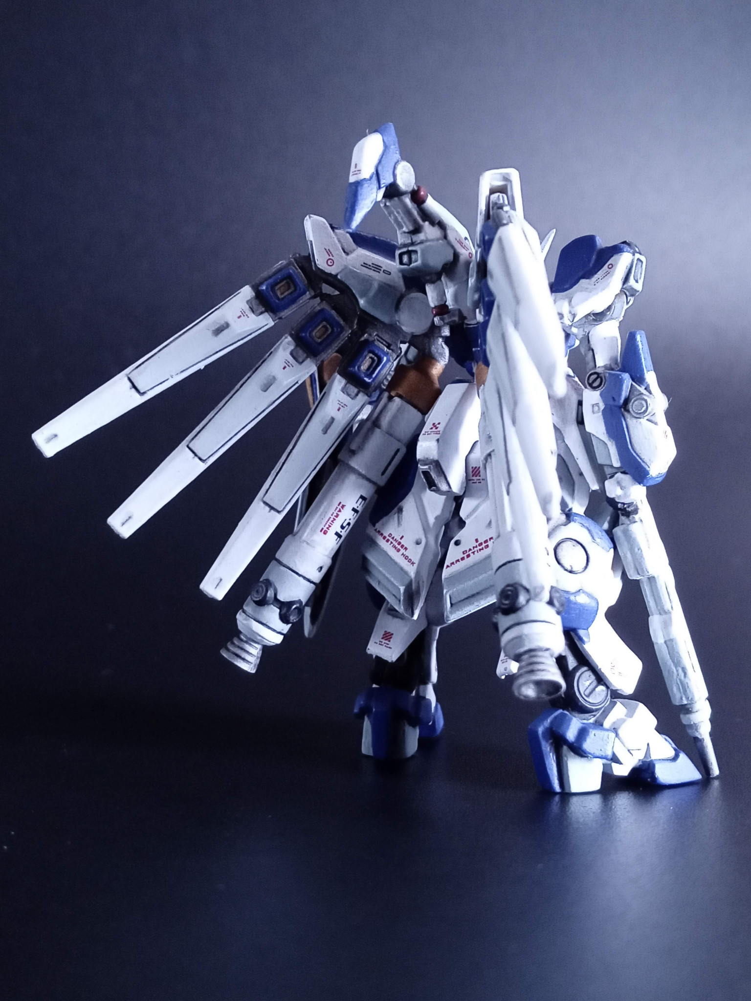 アーティファクト・Hi-νガンダム｜マッドさんさんのガンプラ作品