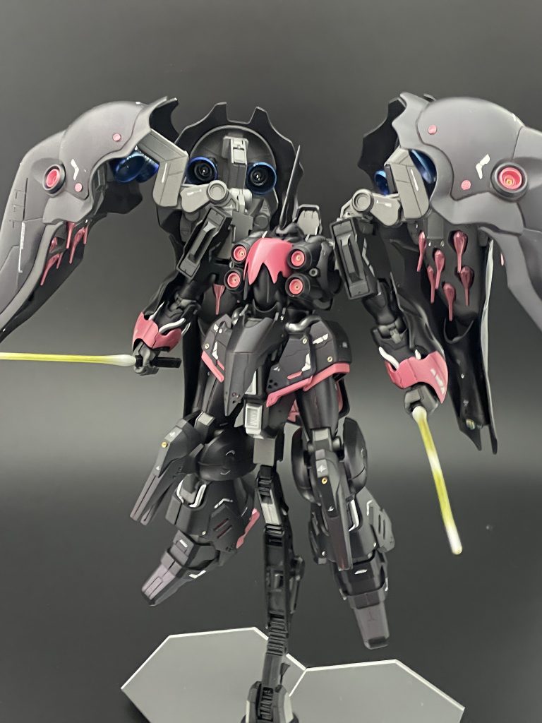 サーベルはキュベレイに合わせて黄色いものに変更。グラデをかけています。