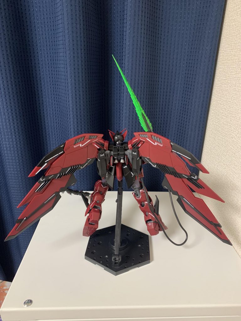 バックから。バーニアはシルバーで塗装しています。