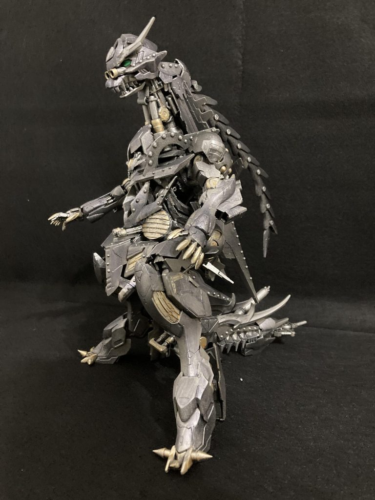 メインのMGをベースに、過去ミキシングで余ったバルバトスのSD、HGパーツを使いました^ ^