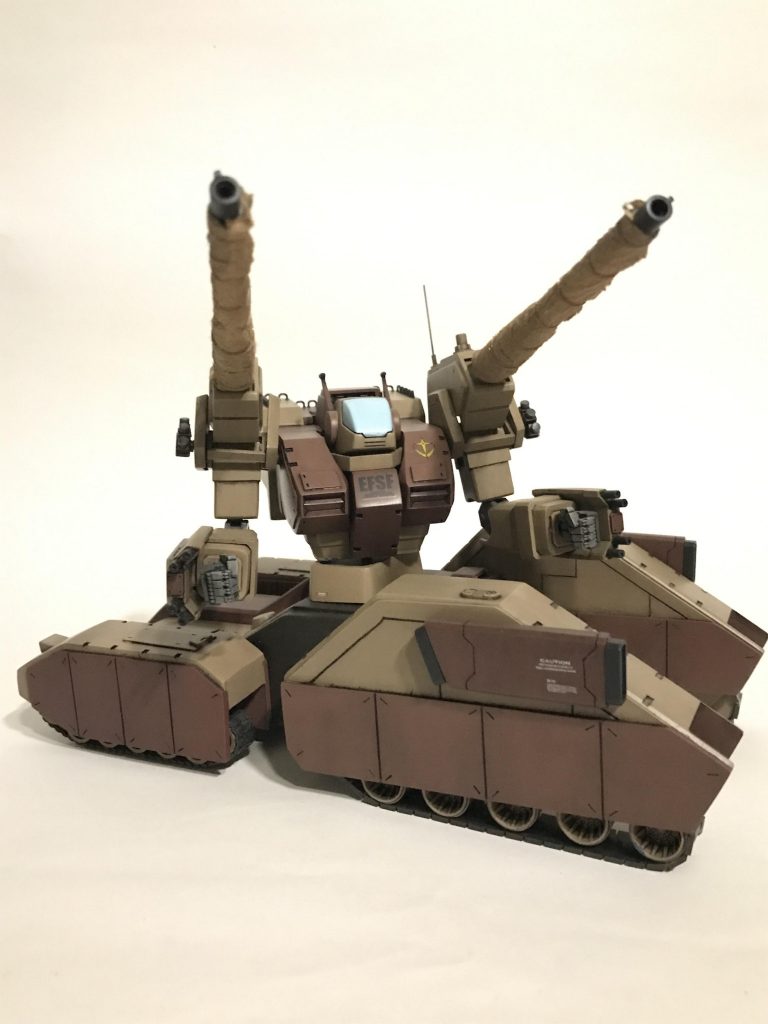 ビーーーーソニア「高熱源体接近」クリード「砲塔旋回！走行しながら追撃しろ」ソニア「了解！」ウィィィン