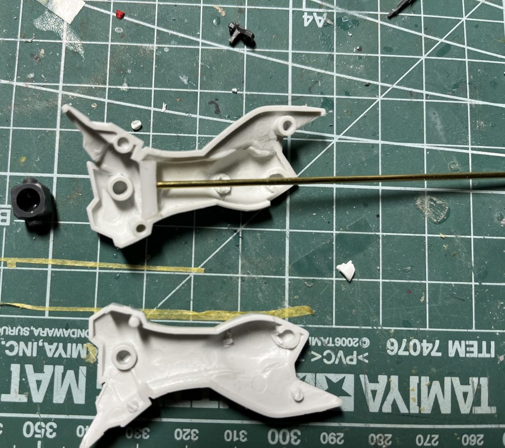 足の接続位置。