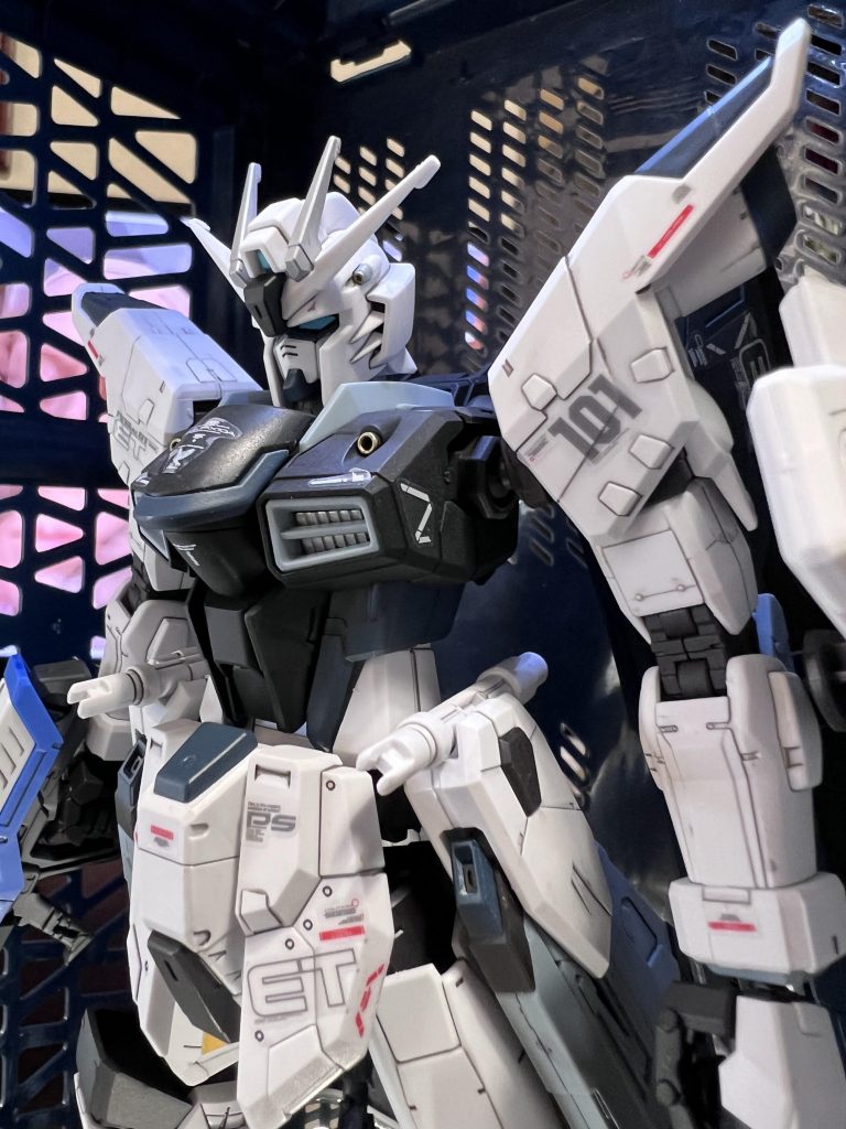 フリーダムガンダム ディアクティブモード–3枚目/制作者：真樹京介