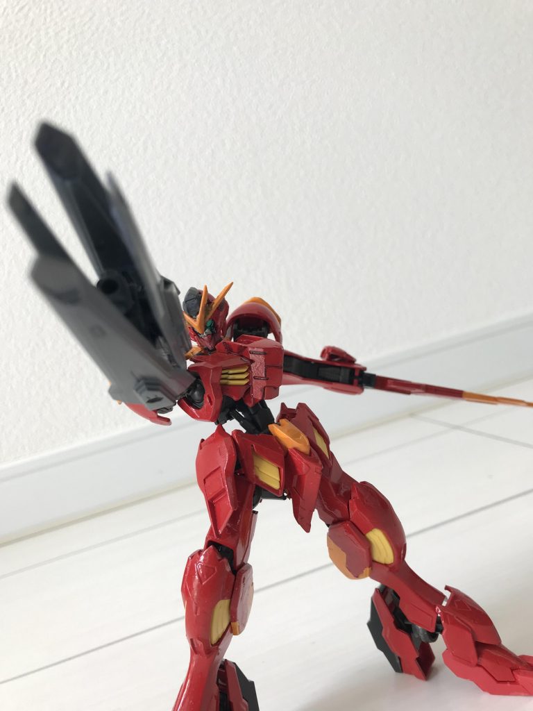 なんとなくポージング色からして、エヴァ2号機を意識して塗装したと思われます